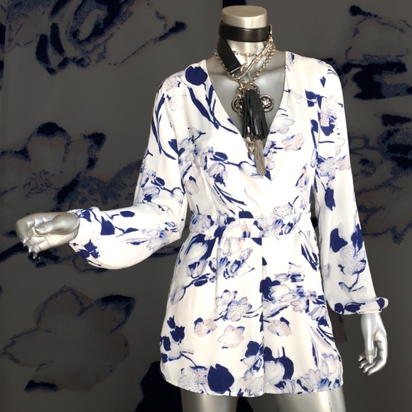 Floral Charlotte Russe Short Romper - Picture 2 of 9